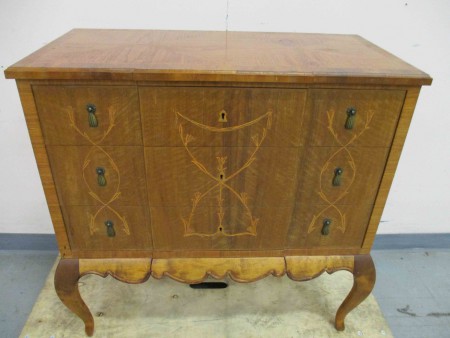 6735 - Komoda dub + orech 1920  intarsie   86 x 44 cm  V - 85 cm   -  PRODANO